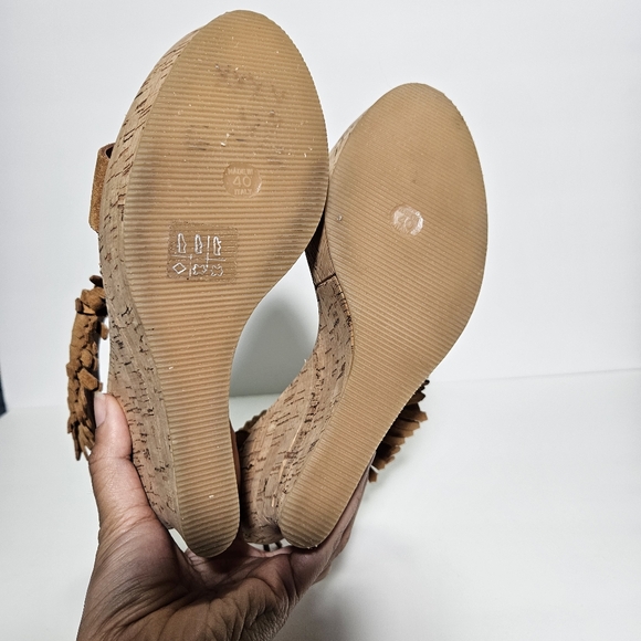 Philosophy Alberta di Ferretti Gold Suede Fringe Ankle Strap Wedge Sandals - Picture 9 of 11